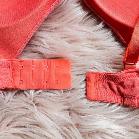 La Vie En Rose Wireless Bra 36 C Like New - Picture 7 of 11